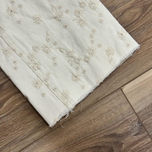 EUC J. Crew 10” Billie Demi Boot Crop Jean in Eyelet Size 28 - Picture 10 of 13